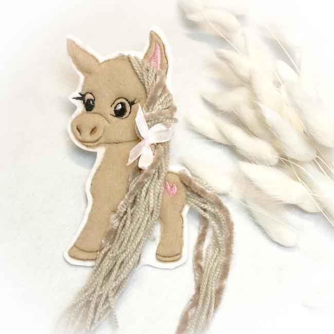 Pony Applikation mit Wollmähne / gesticktes süßes Pony / Patch für DIY  bügelbar