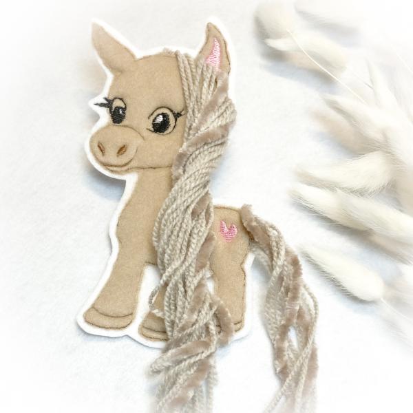 Pony Applikation mit Wollmähne / gesticktes süßes Pony / Patch für DIY  bügelbar